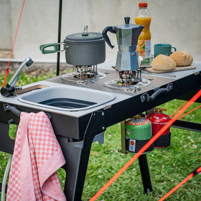 Mood picture camping kitchen in the garden.